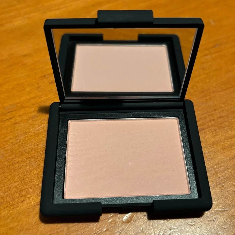 NARS Blush Behave